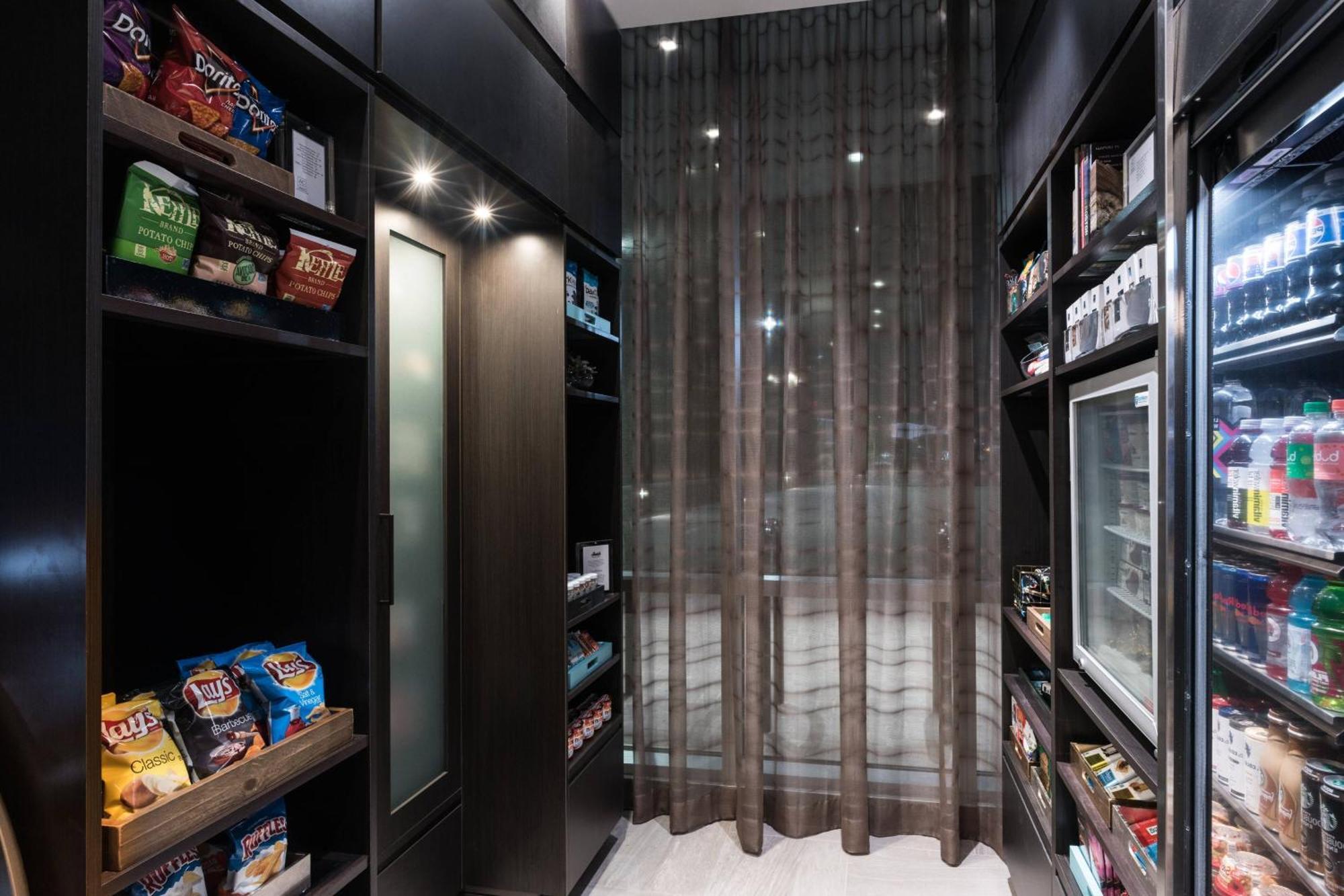 Ac Hotel By Marriott Boston Cleveland Circle Экстерьер фото