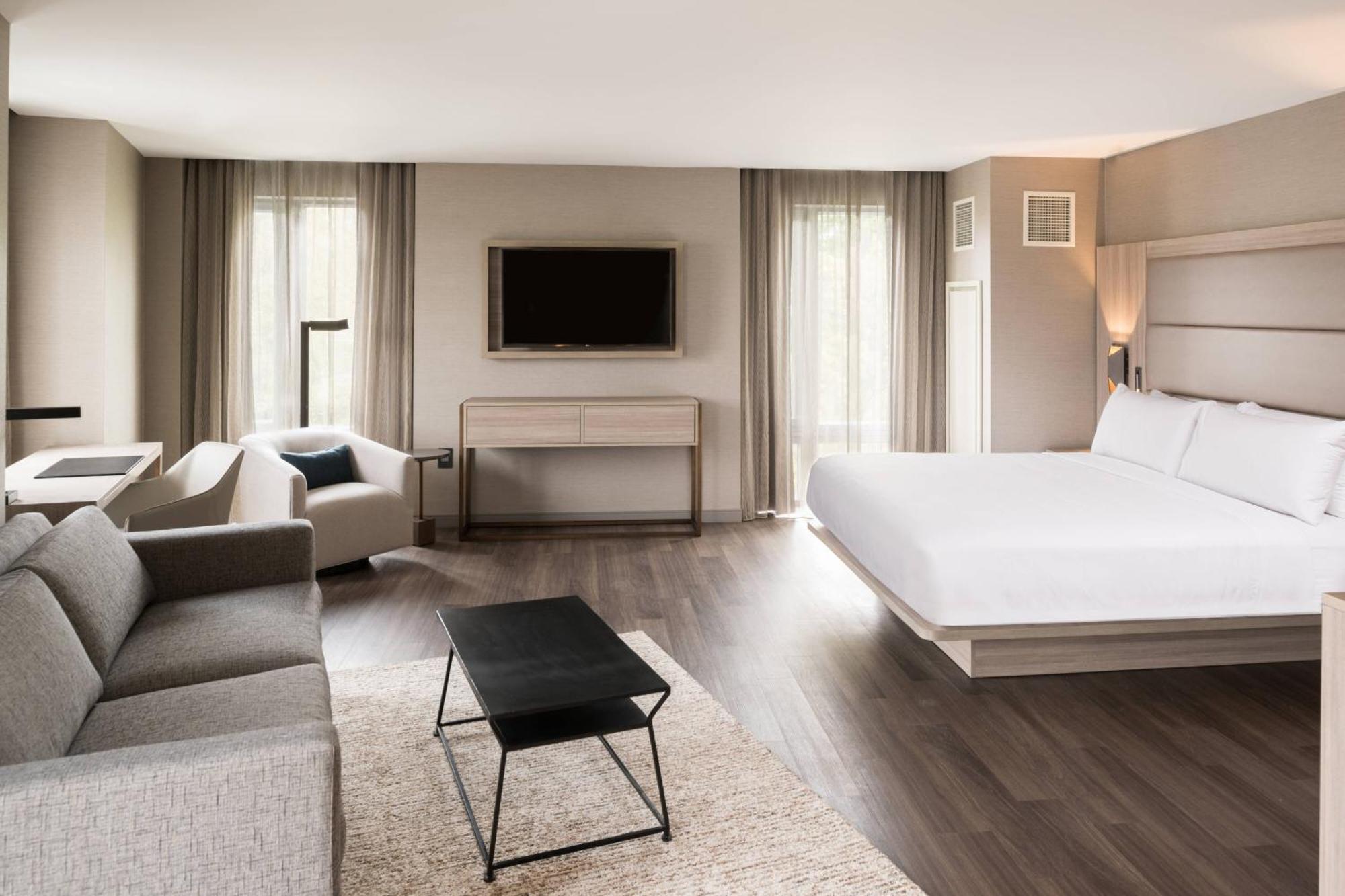 Ac Hotel By Marriott Boston Cleveland Circle Экстерьер фото
