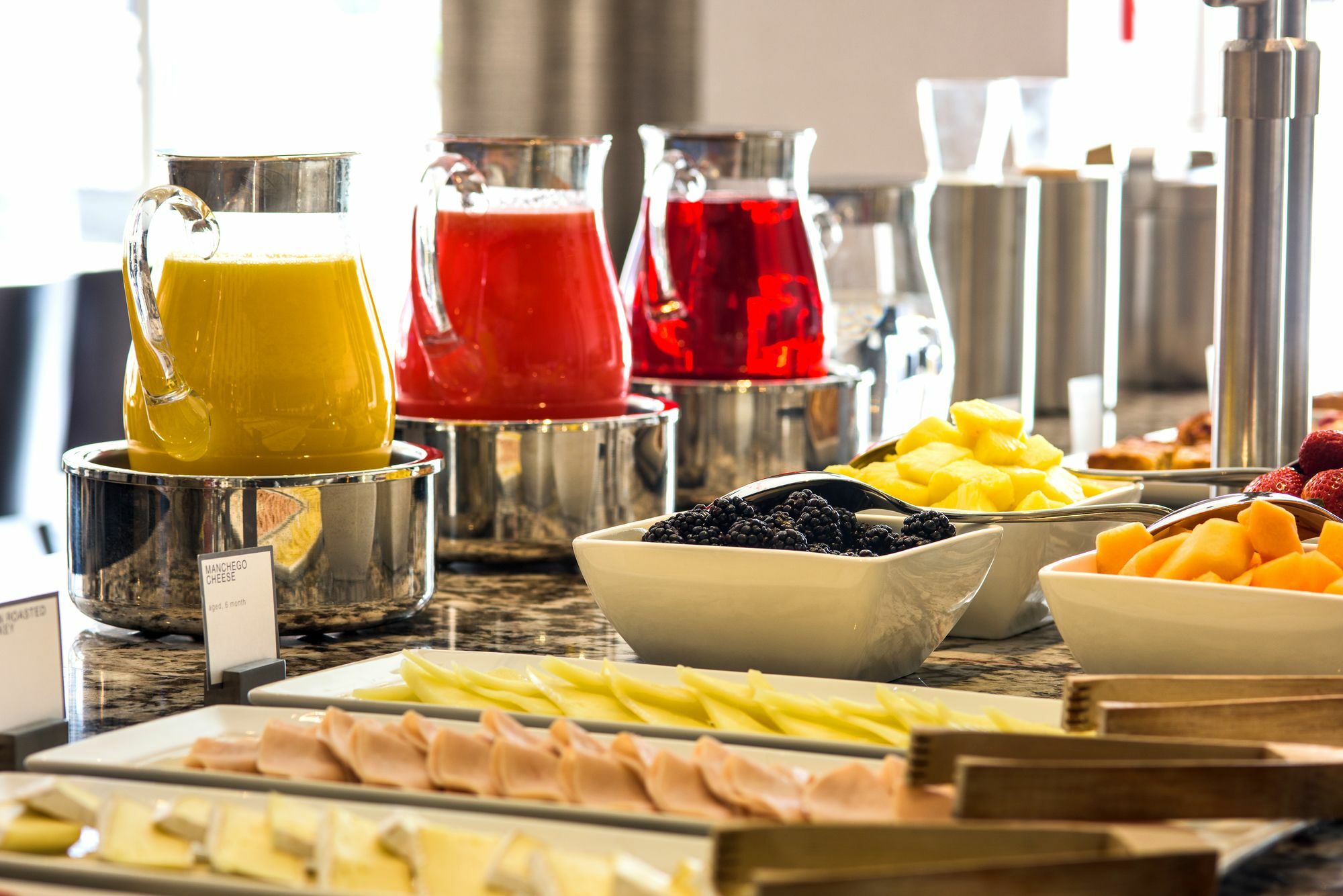 Ac Hotel By Marriott Boston Cleveland Circle Экстерьер фото